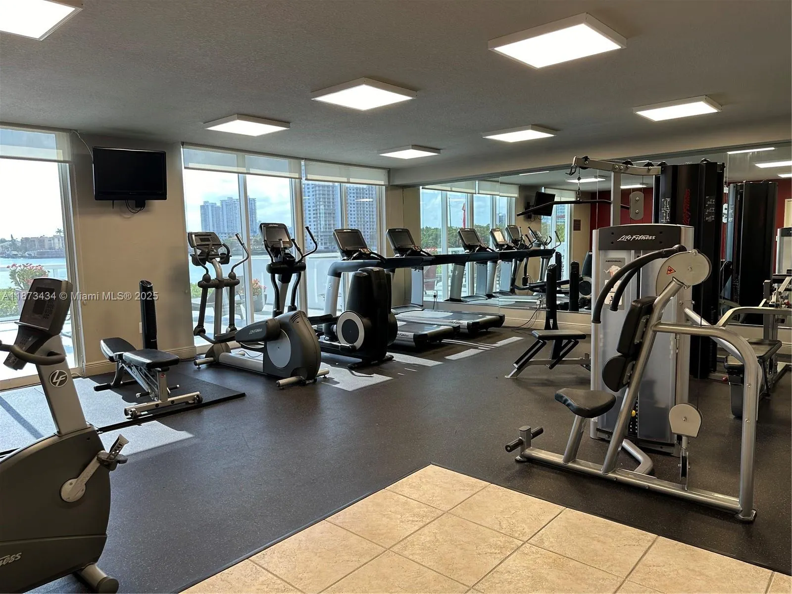 17050 N Bay Rd, #405