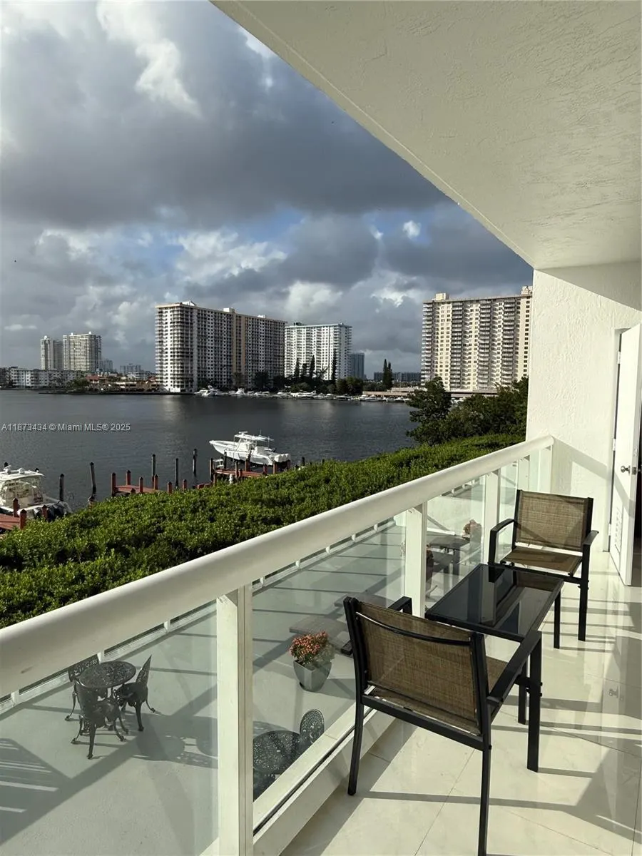 17050 N Bay Rd, #405