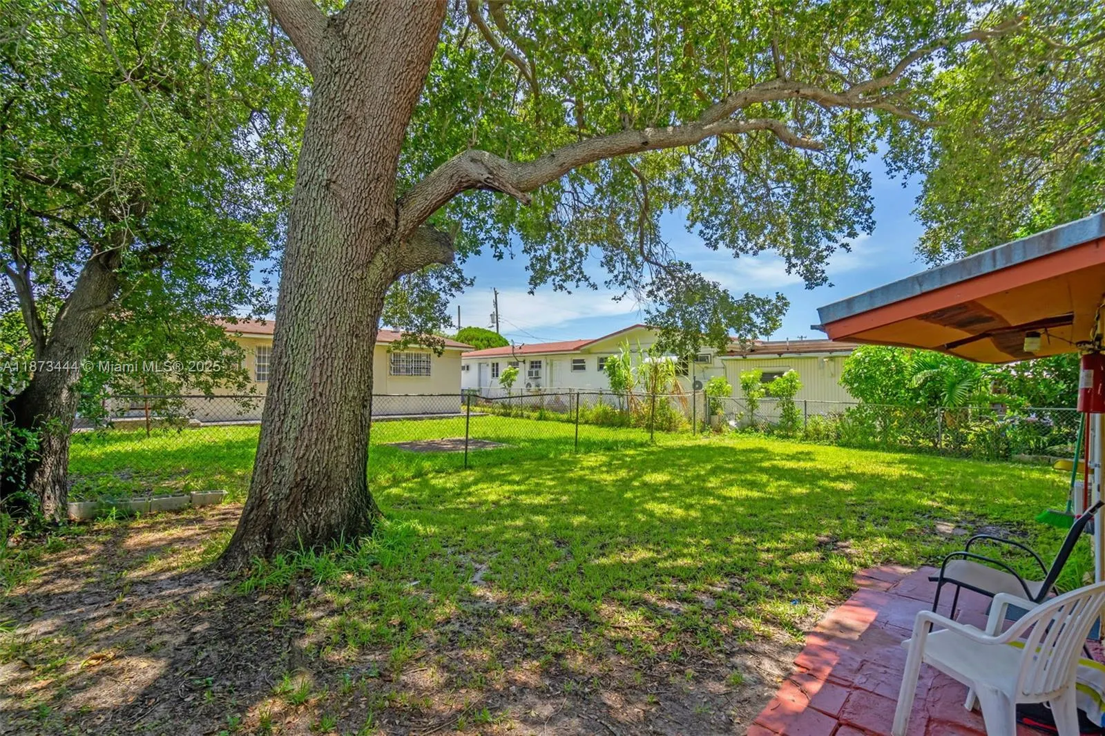 811 NW 24th Ct