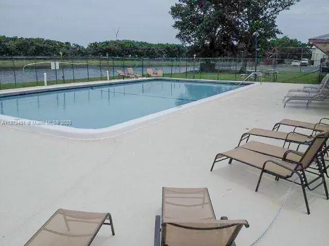 304 NW 30th Ct, #102