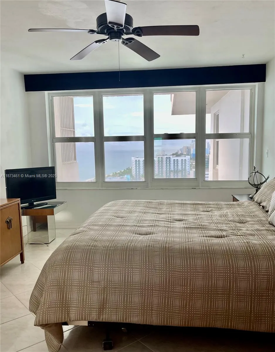 3111 N Ocean Dr, #1611