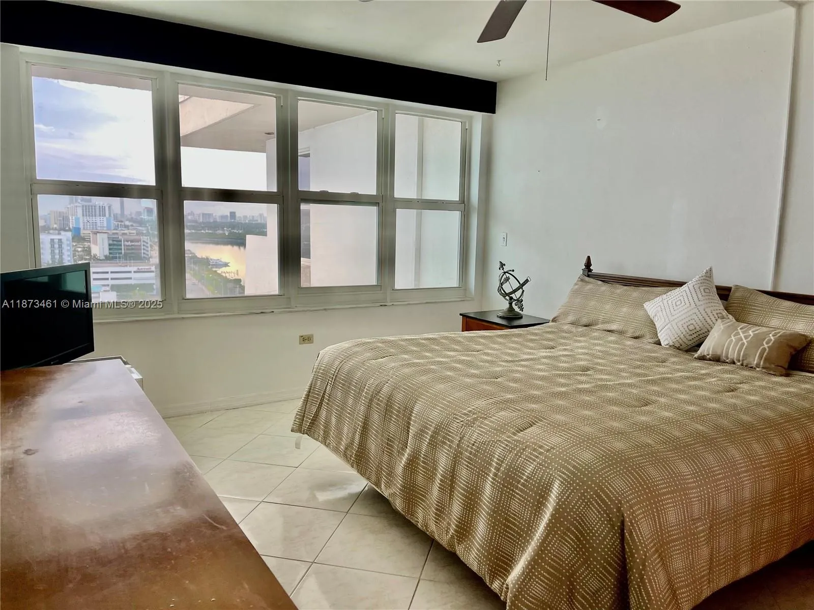 3111 N Ocean Dr, #1611