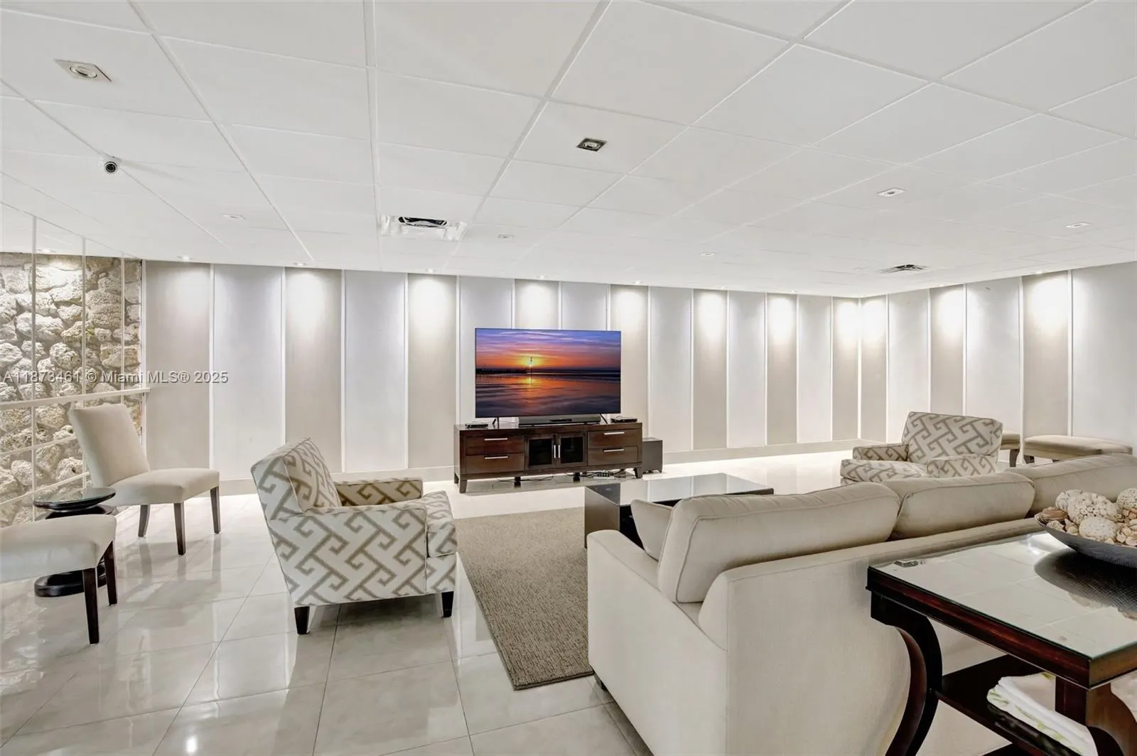 3111 N Ocean Dr, #1611