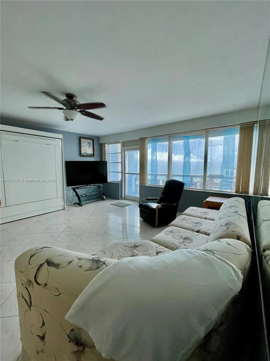 3111 N Ocean Dr, #1611