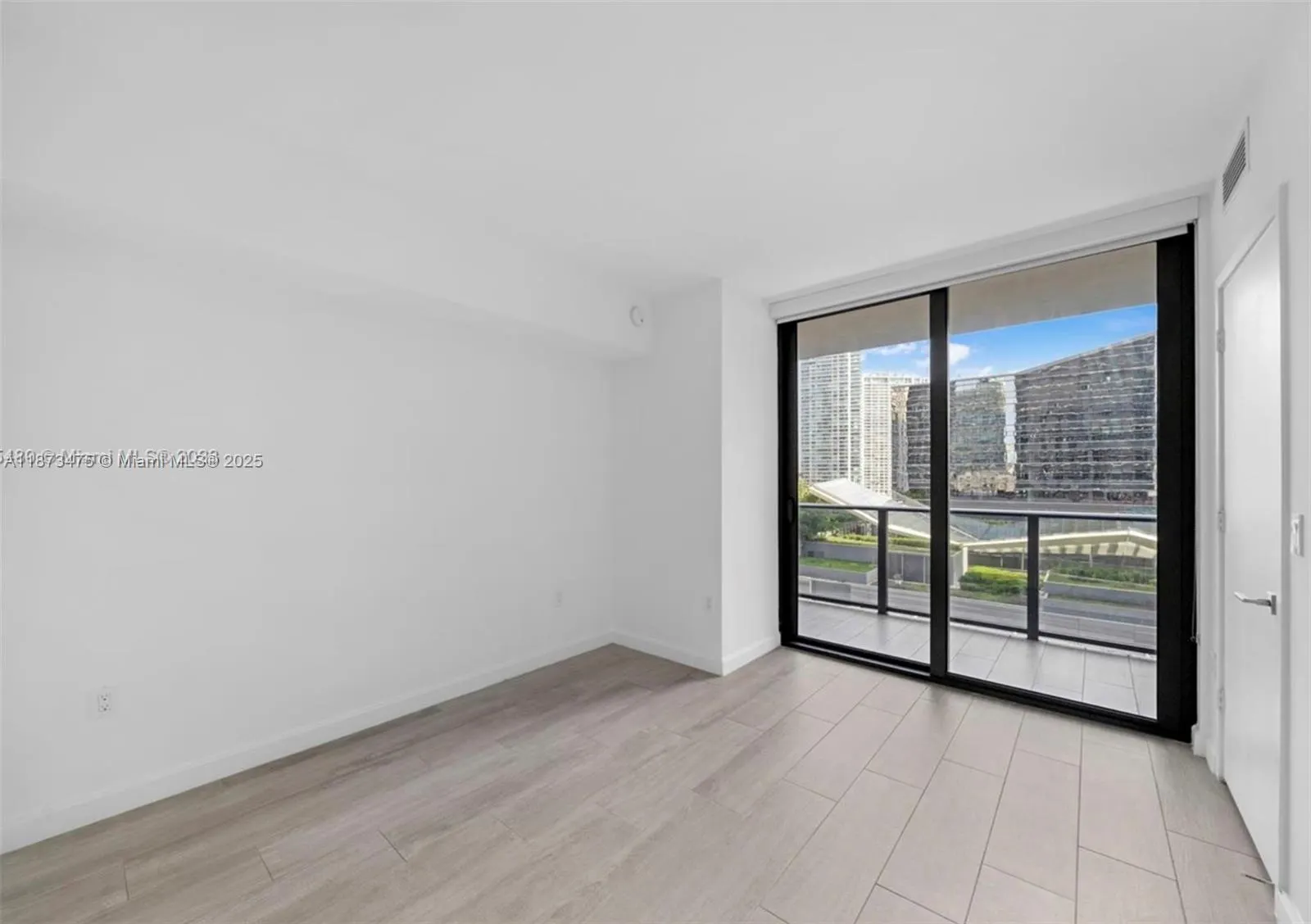 45 SW 9th, #1110