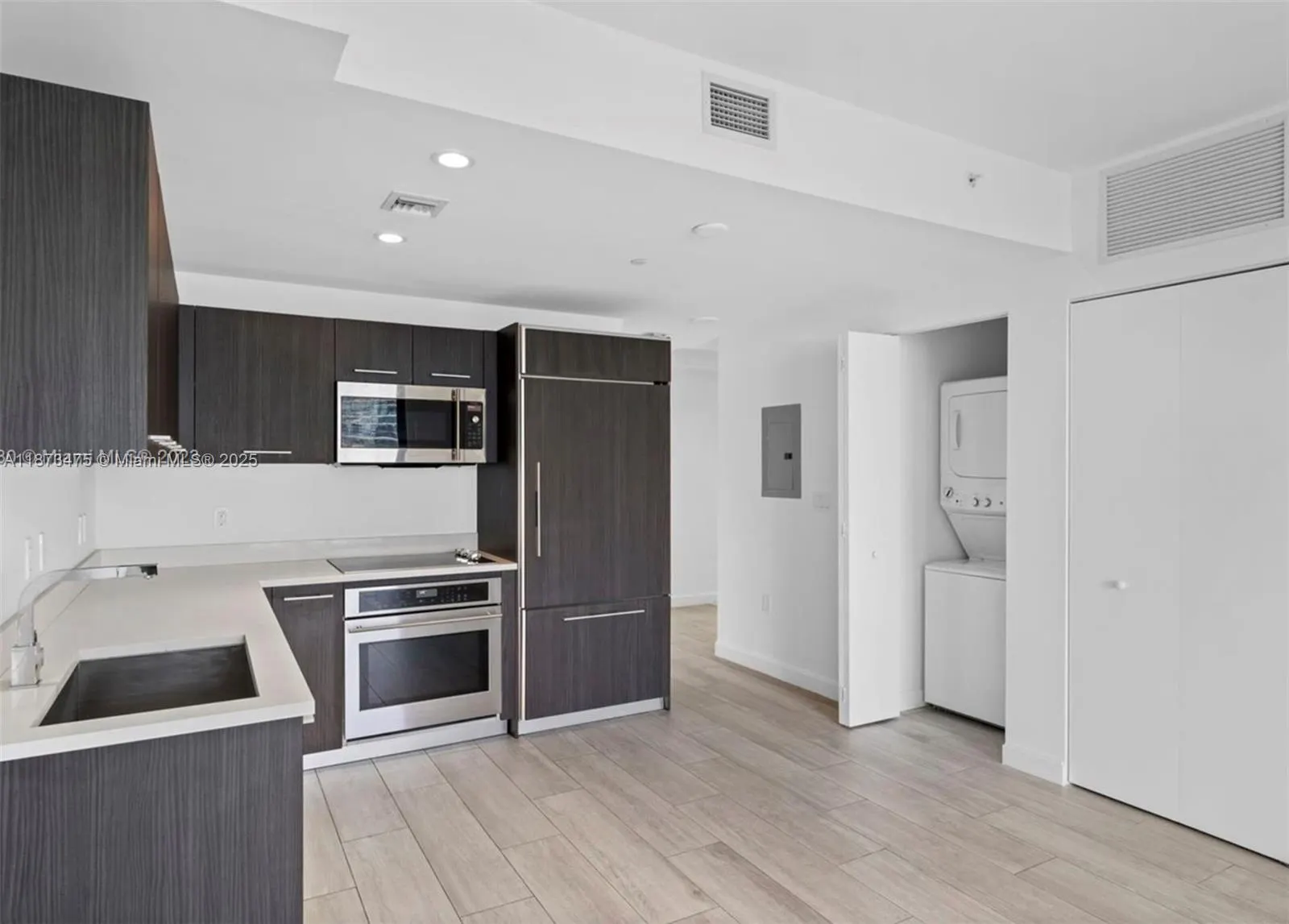 45 SW 9th, #1110