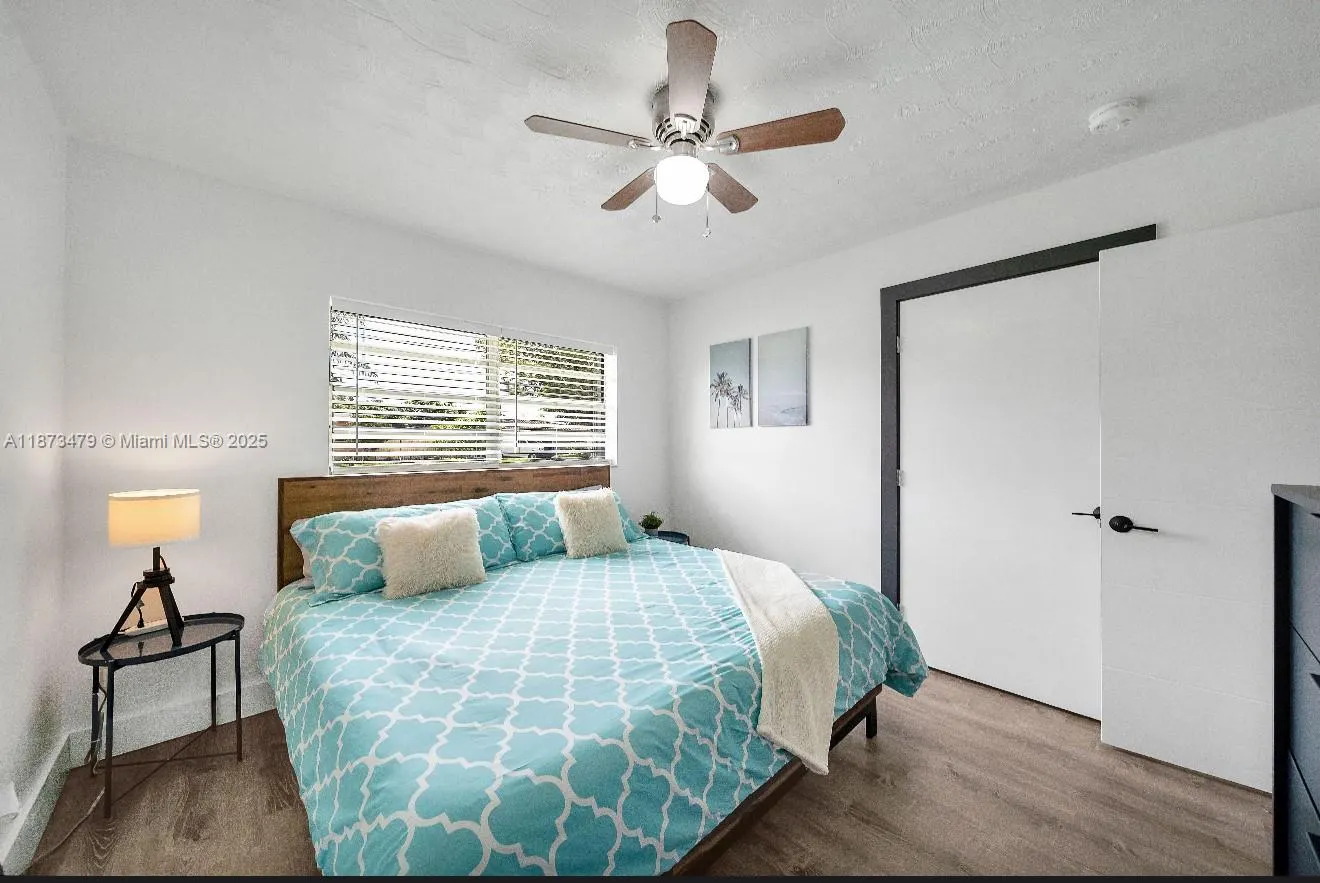 521 W Evanston Cir