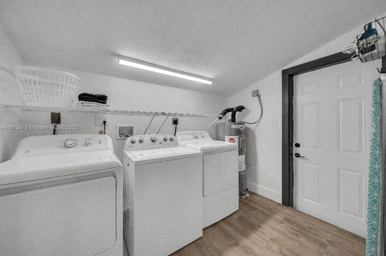 521 W Evanston Cir