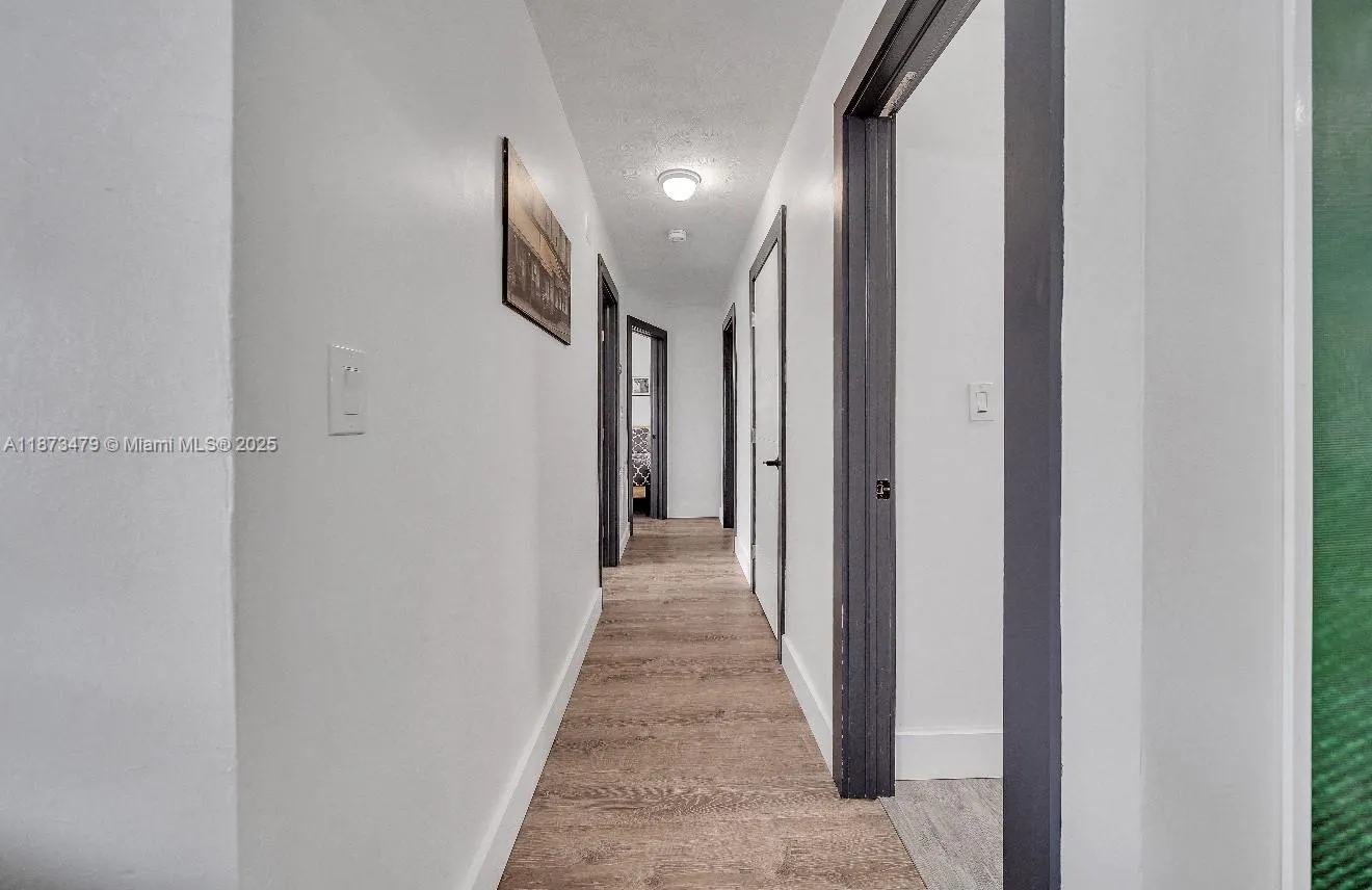 521 W Evanston Cir