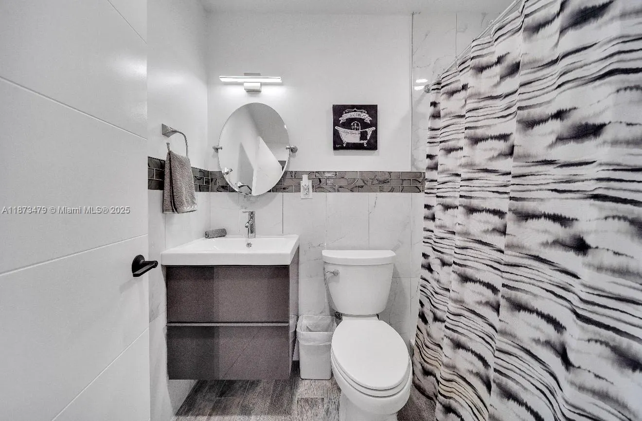 521 W Evanston Cir