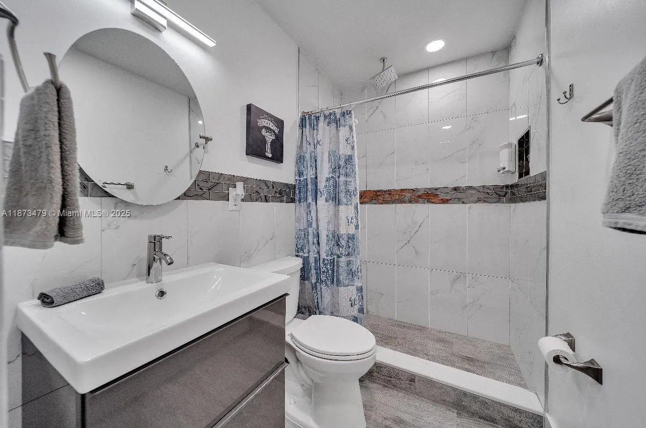 521 W Evanston Cir