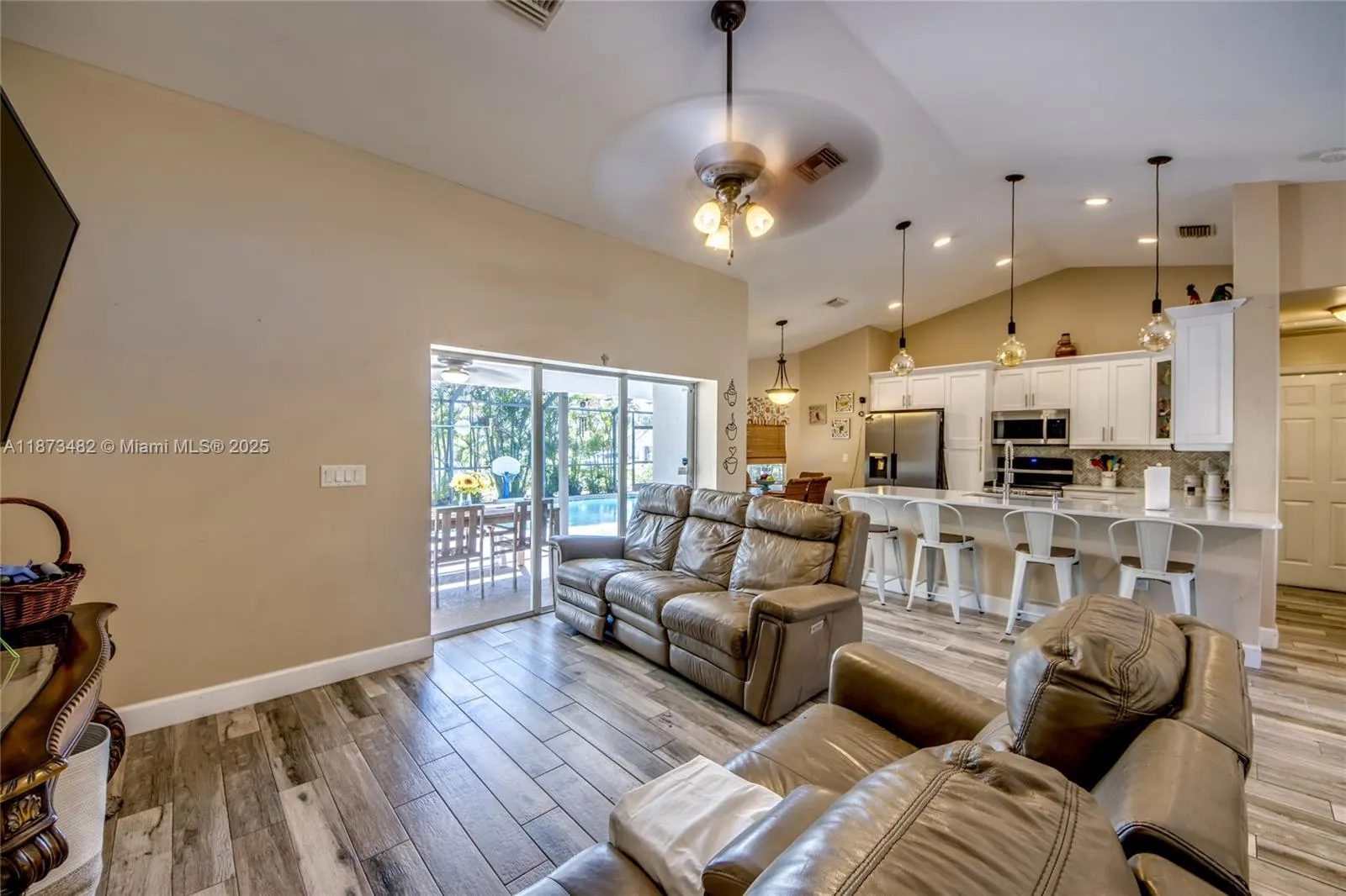 2613 SW 7th Place