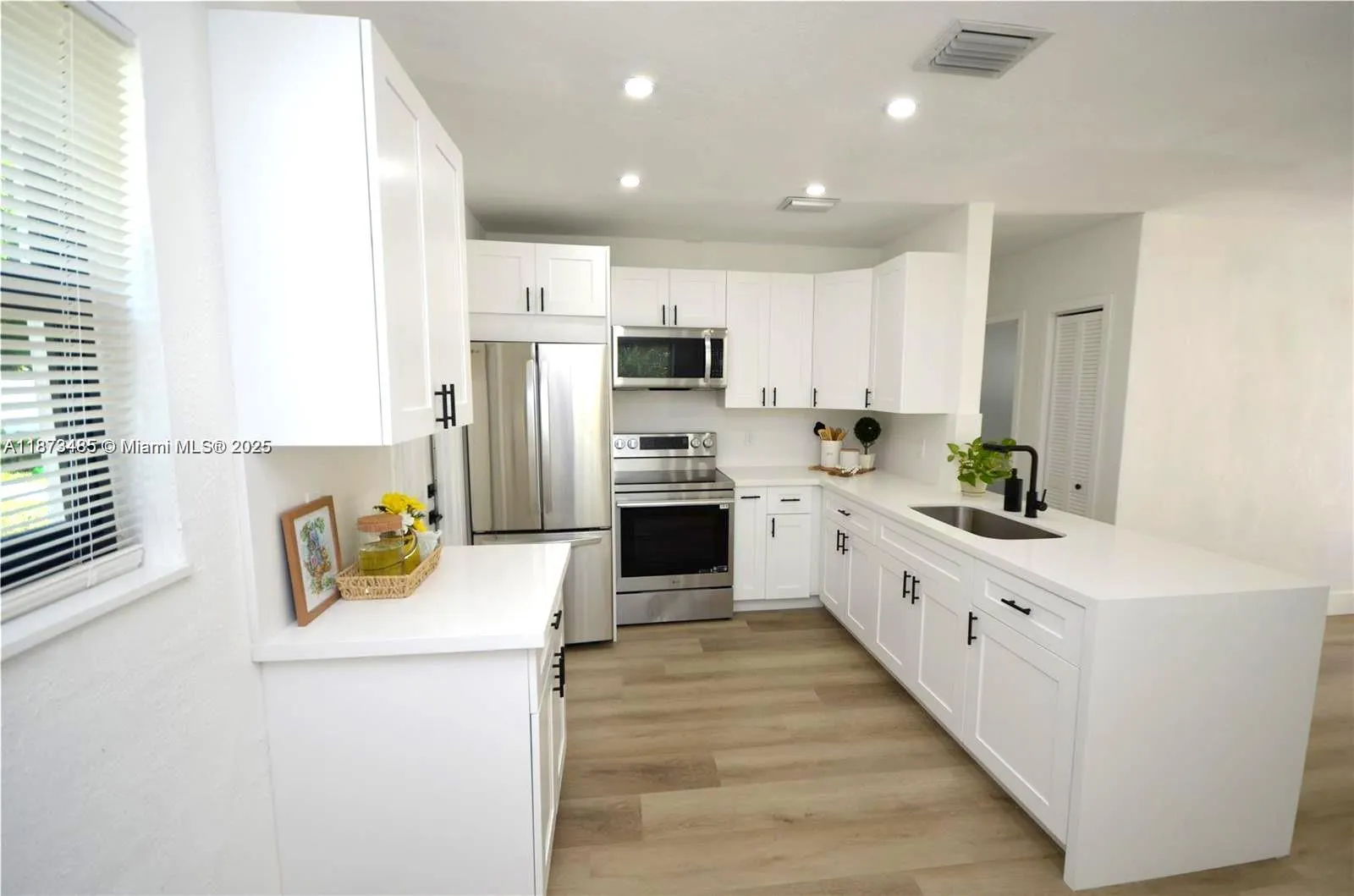 1613 NW 12th St