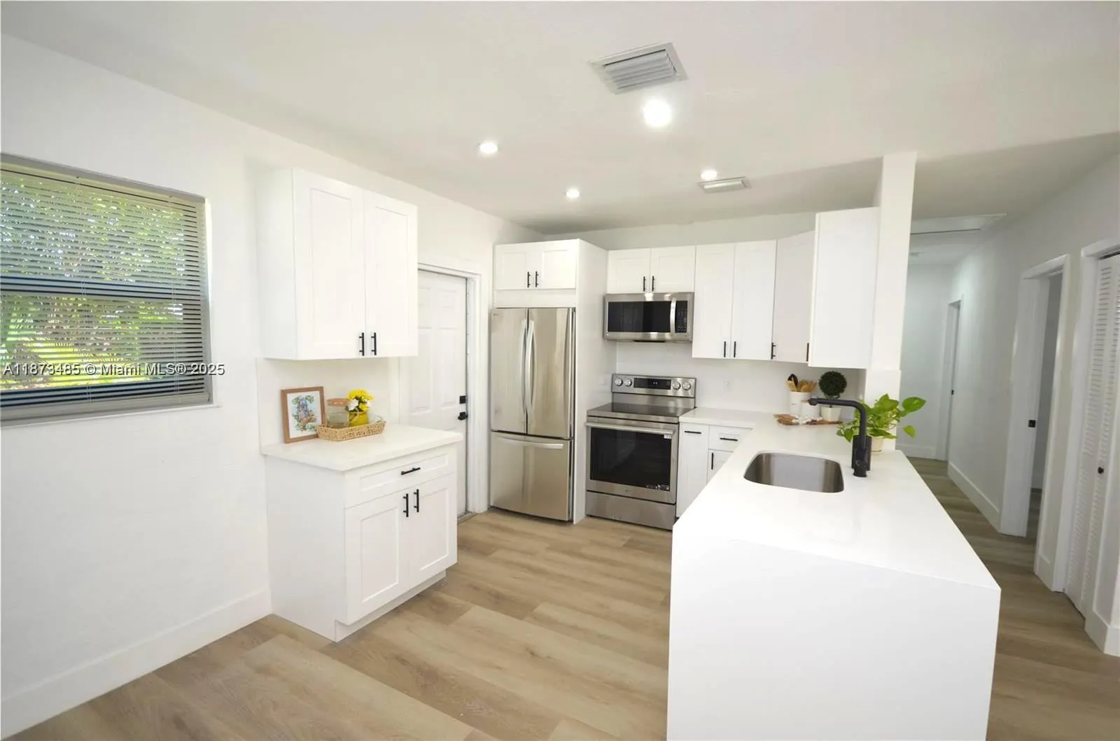 1613 NW 12th St