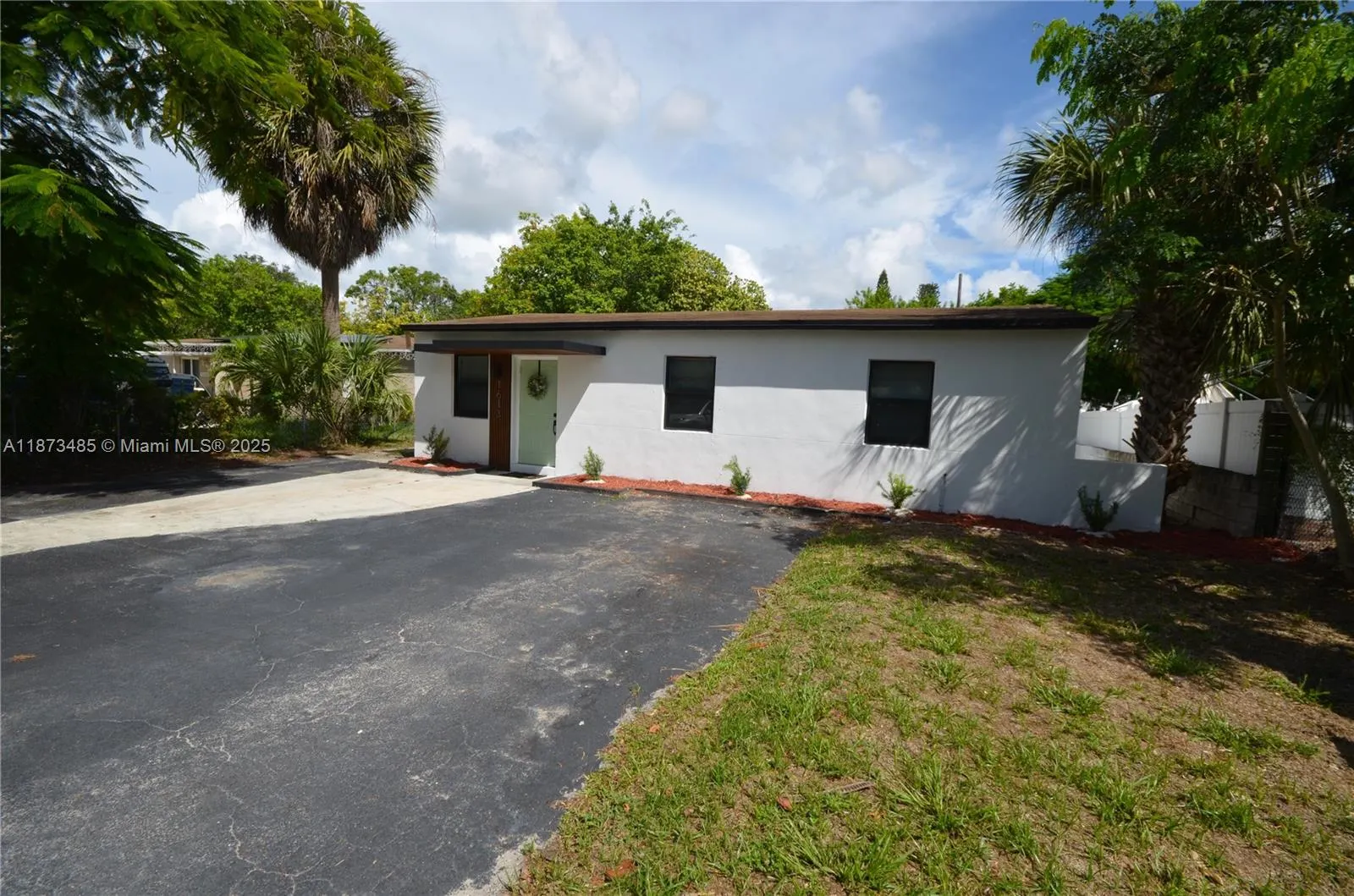 1613 NW 12th St