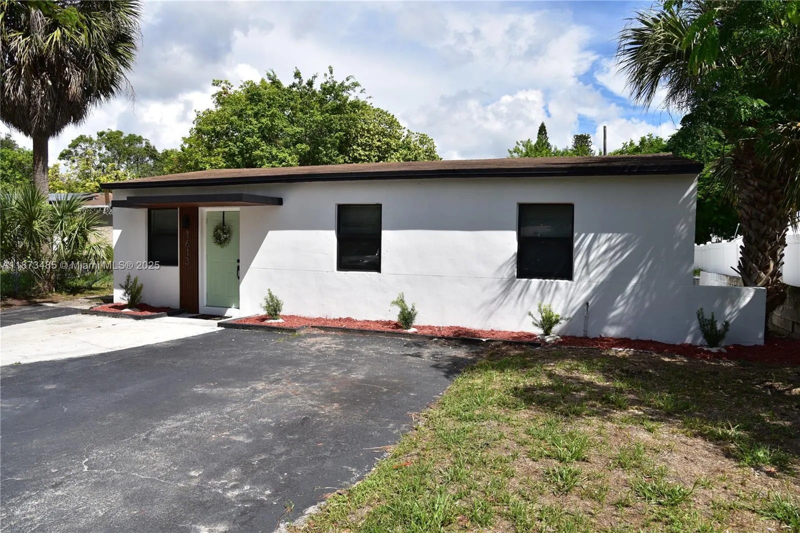 1613 NW 12th St
