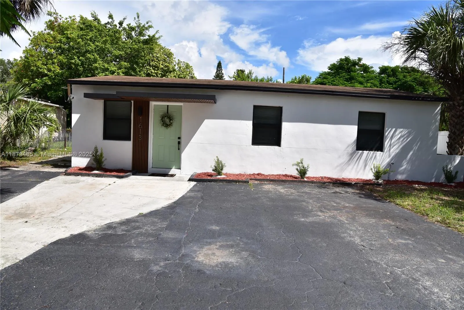 1613 NW 12th St