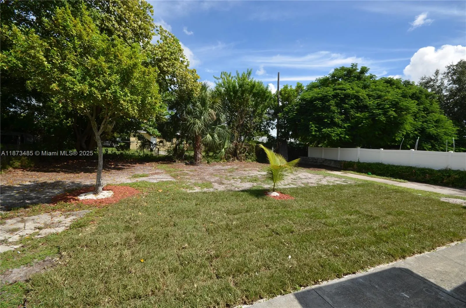 1613 NW 12th St