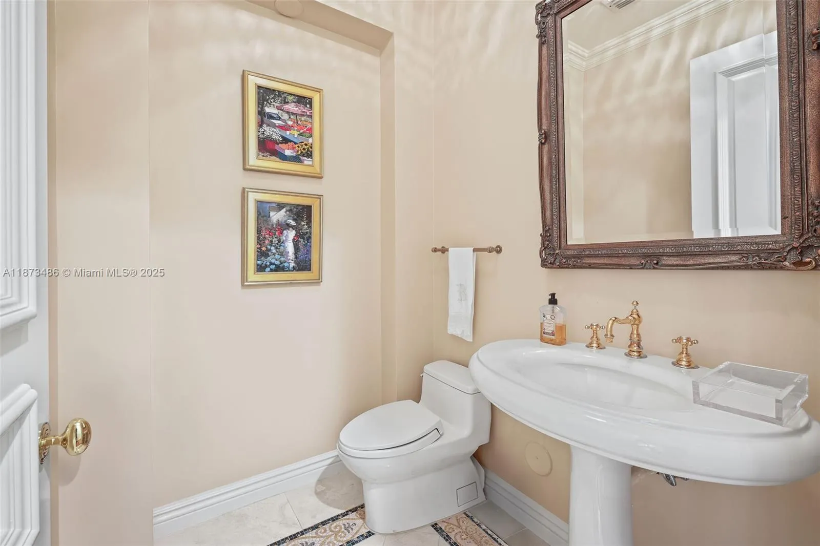 5400 Banyan Trl
