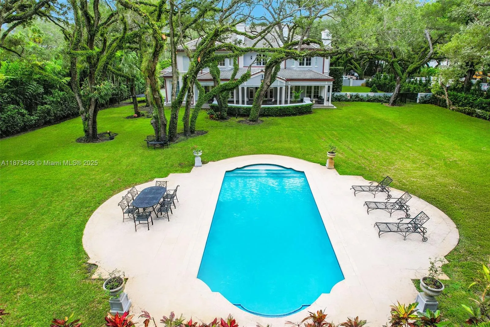 5400 Banyan Trl