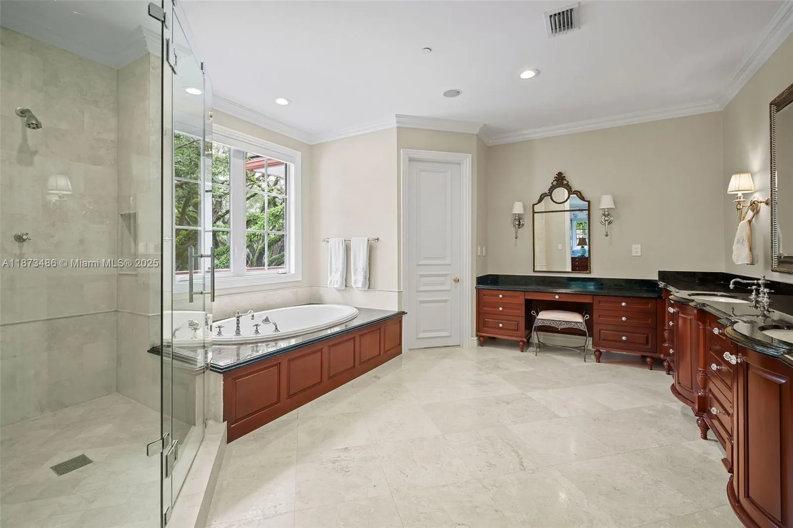 5400 Banyan Trl