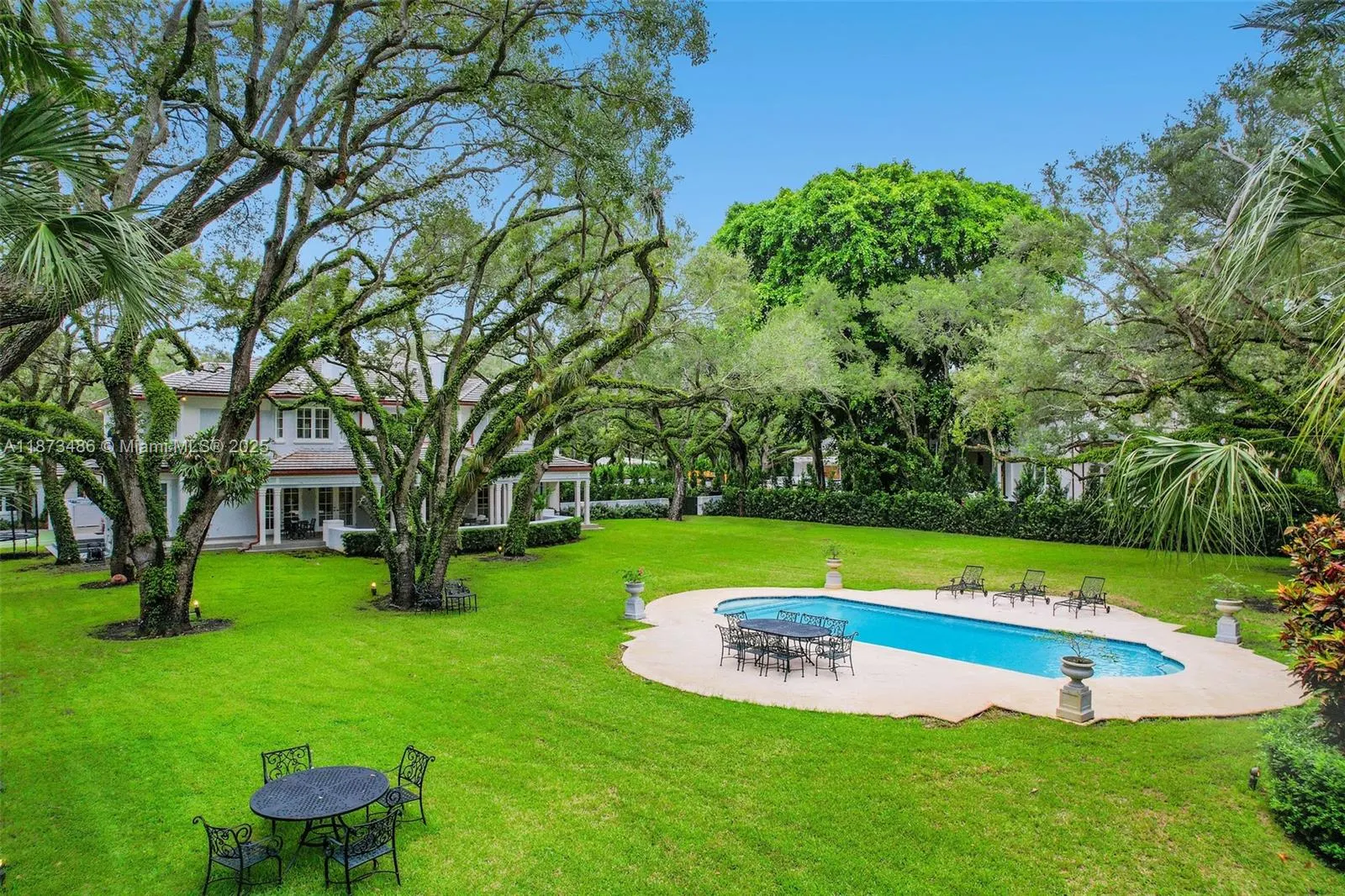 5400 Banyan Trl