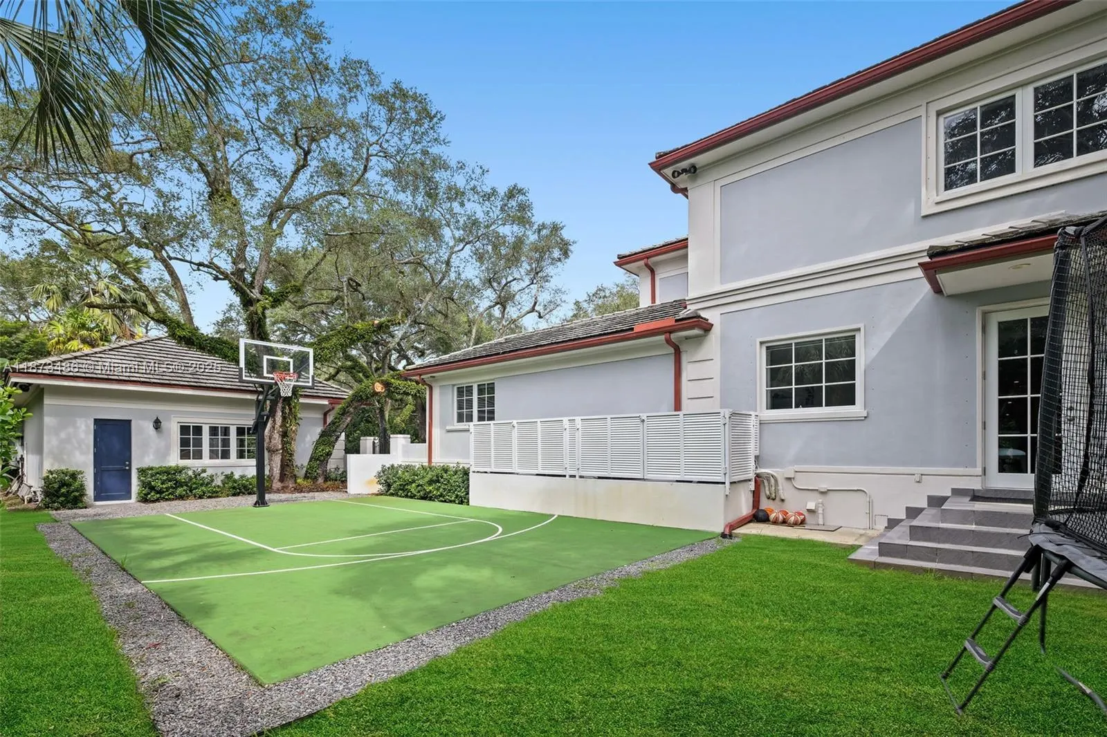 5400 Banyan Trl