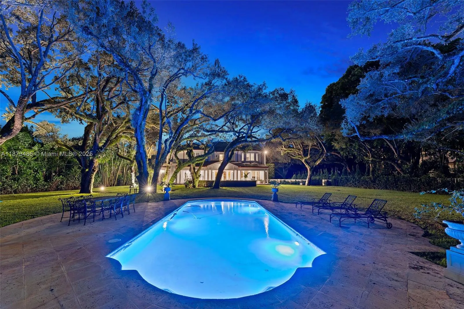 5400 Banyan Trl