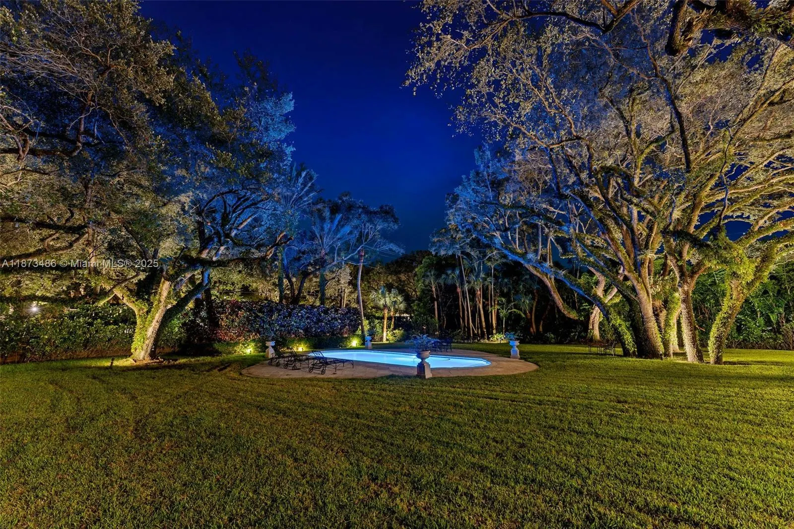 5400 Banyan Trl