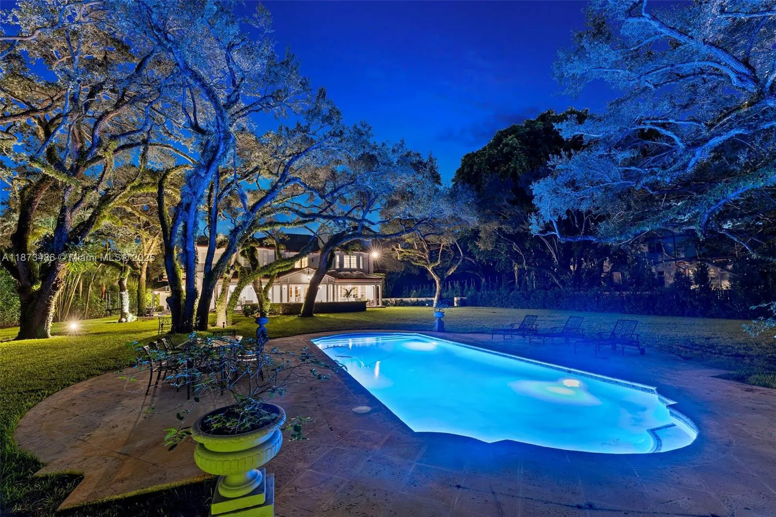 5400 Banyan Trl