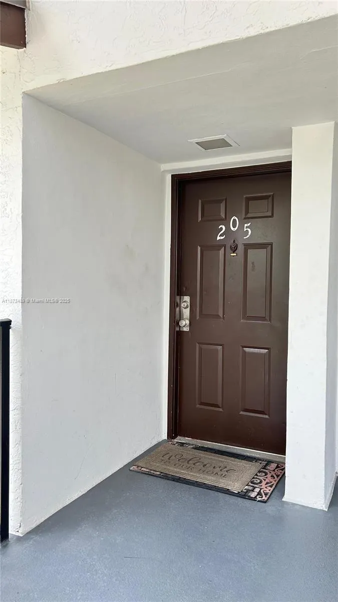 208 Lake Pointe Dr, #205