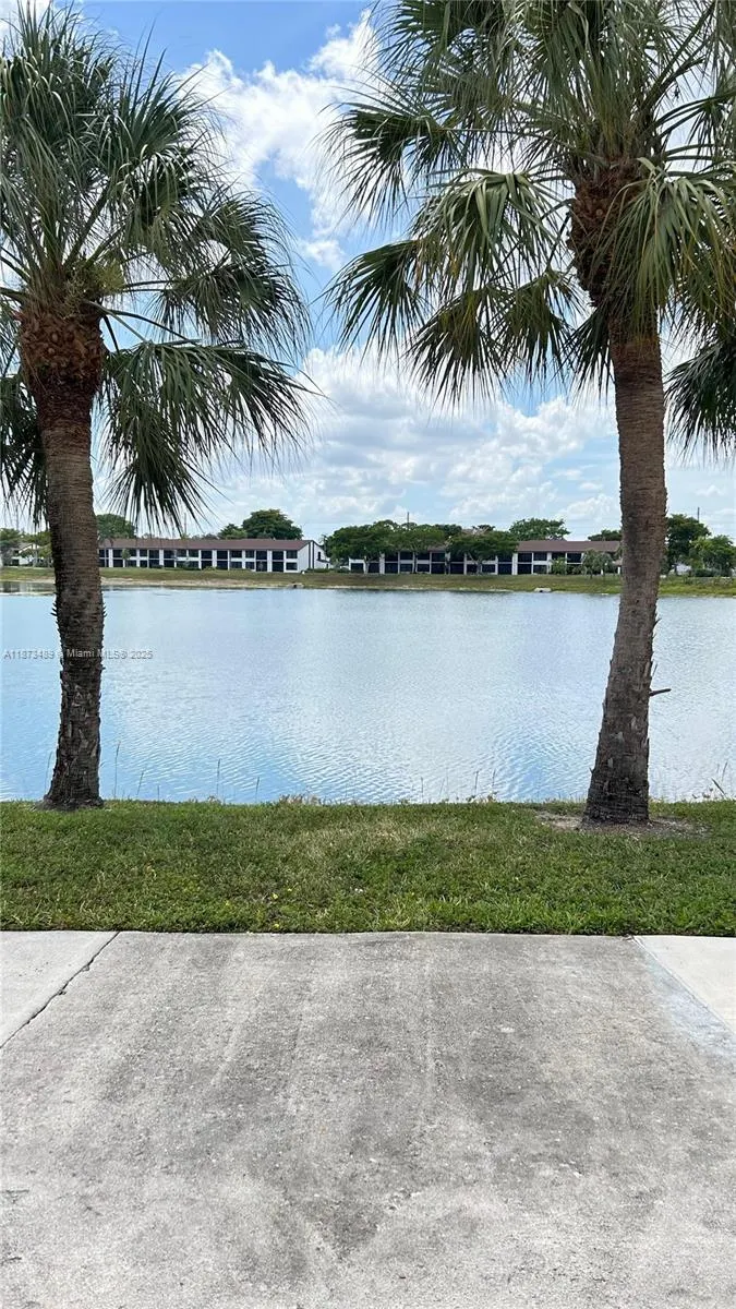 208 Lake Pointe Dr, #205