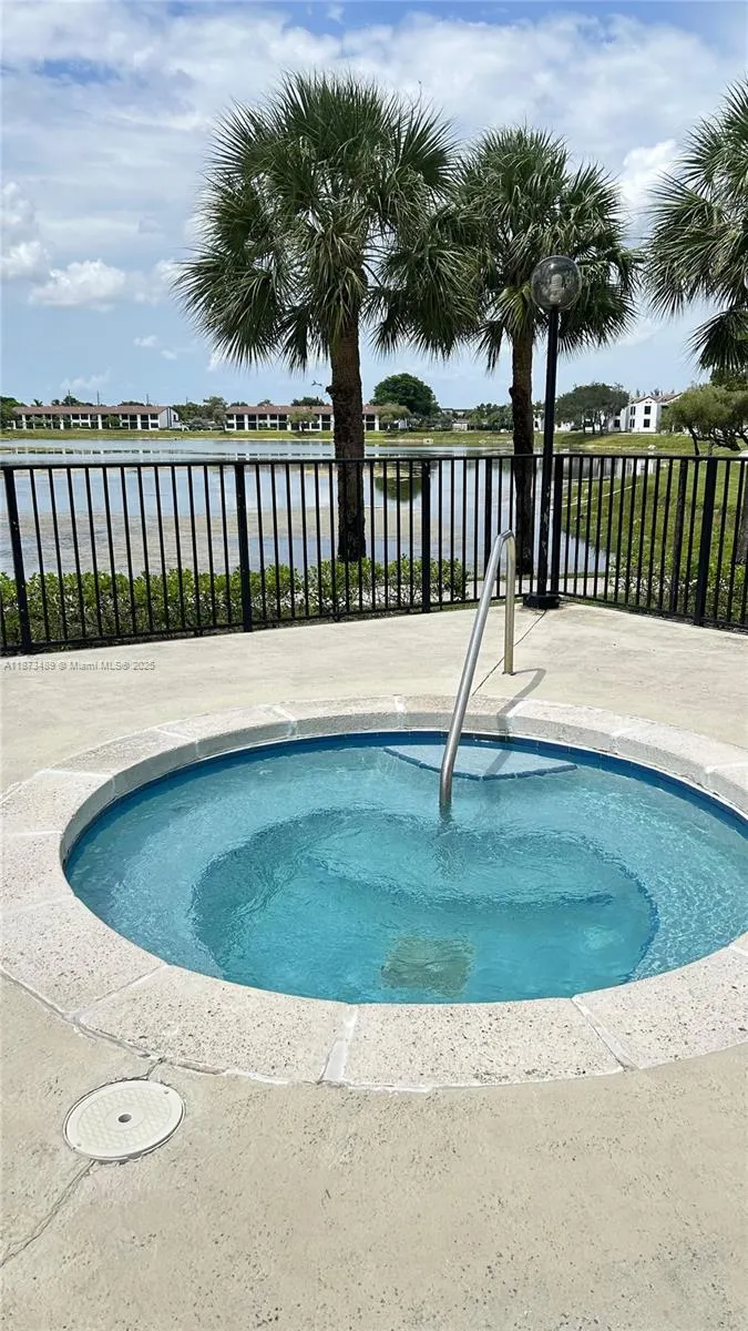 208 Lake Pointe Dr, #205