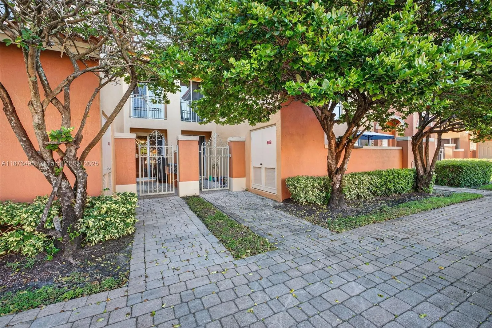 2225 Clipper Pl