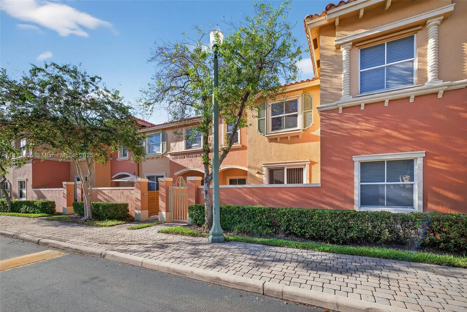 2225 Clipper Pl