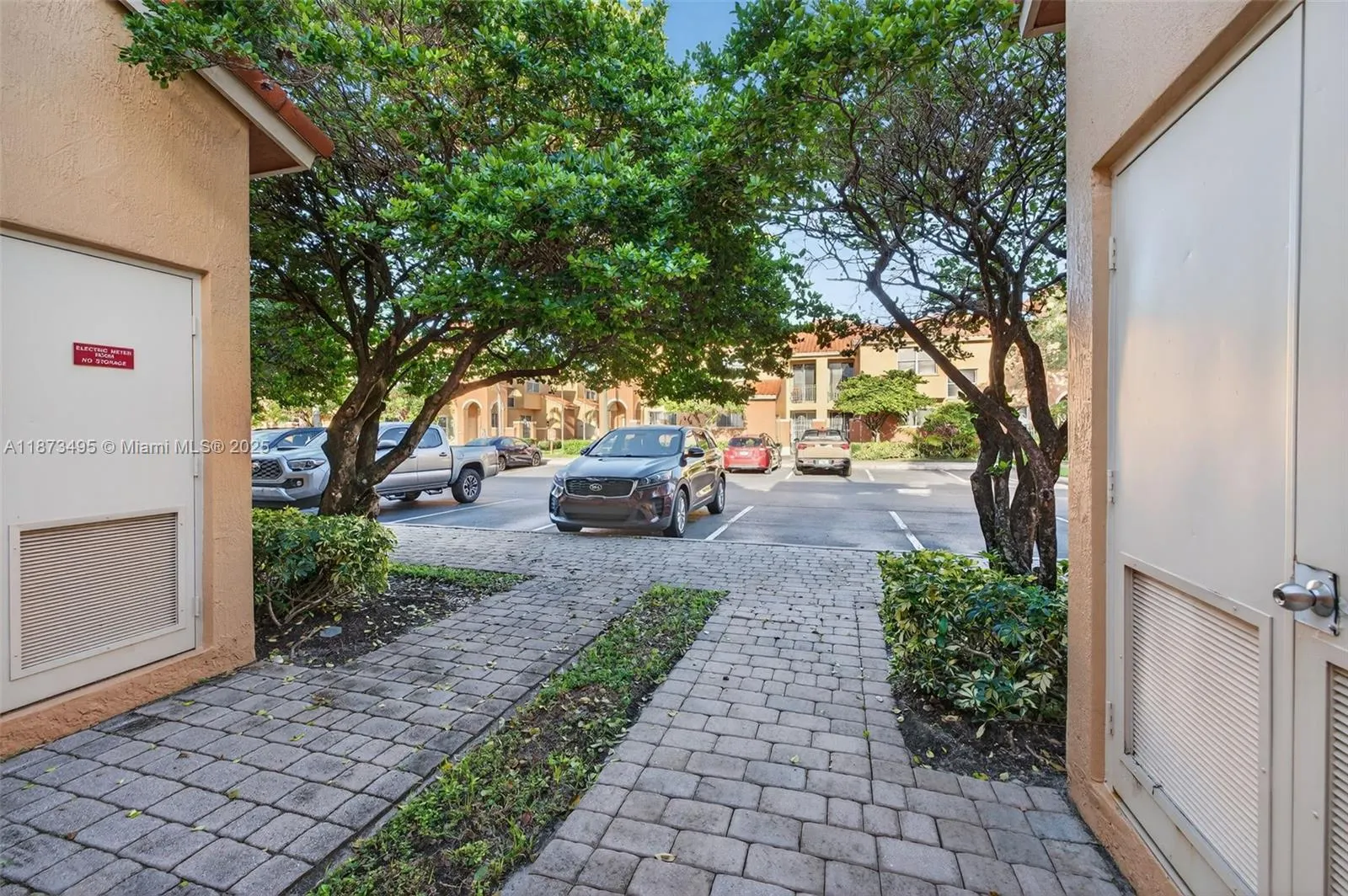 2225 Clipper Pl