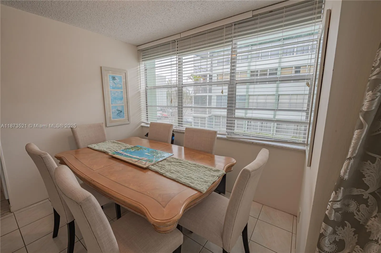 2761 Taft St, #204