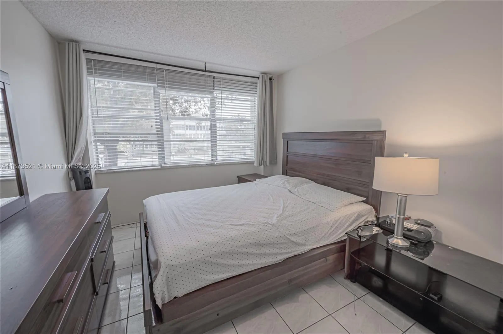 2761 Taft St, #204