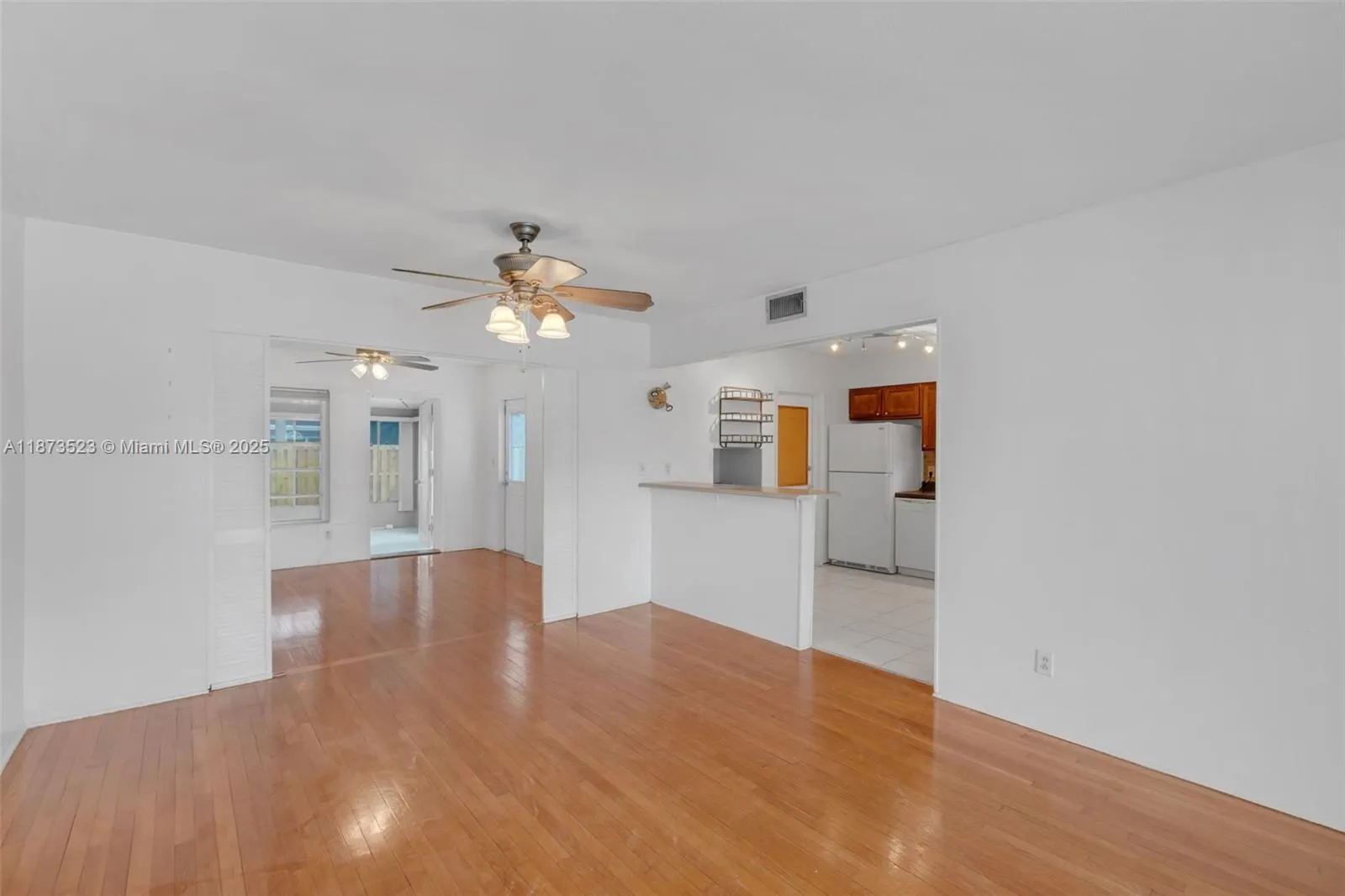 80 NE 48th St
