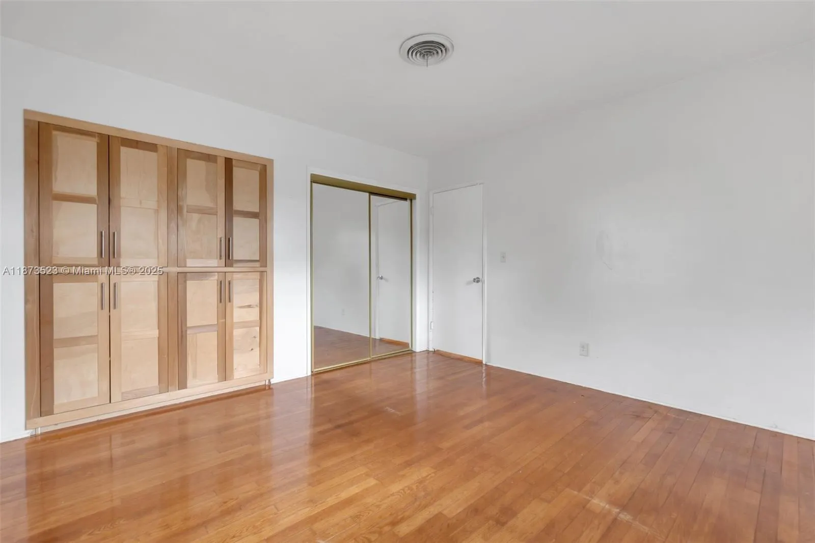 80 NE 48th St