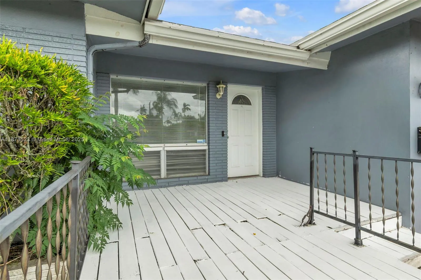 80 NE 48th St