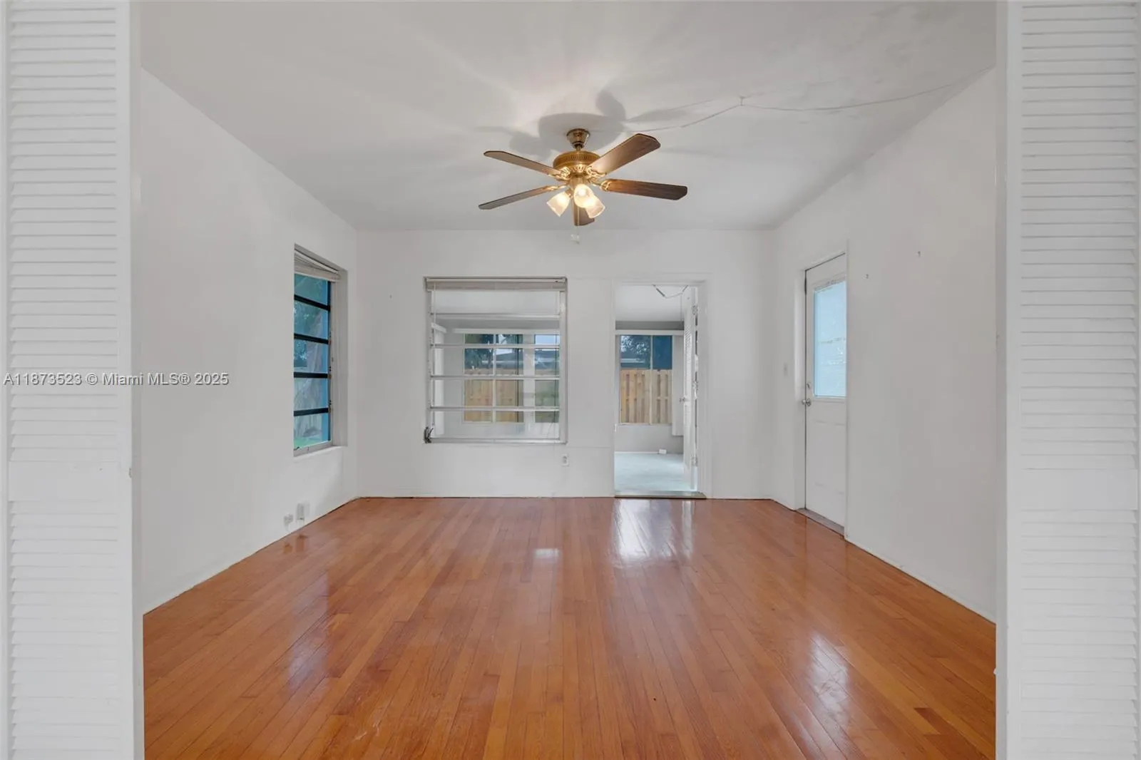 80 NE 48th St