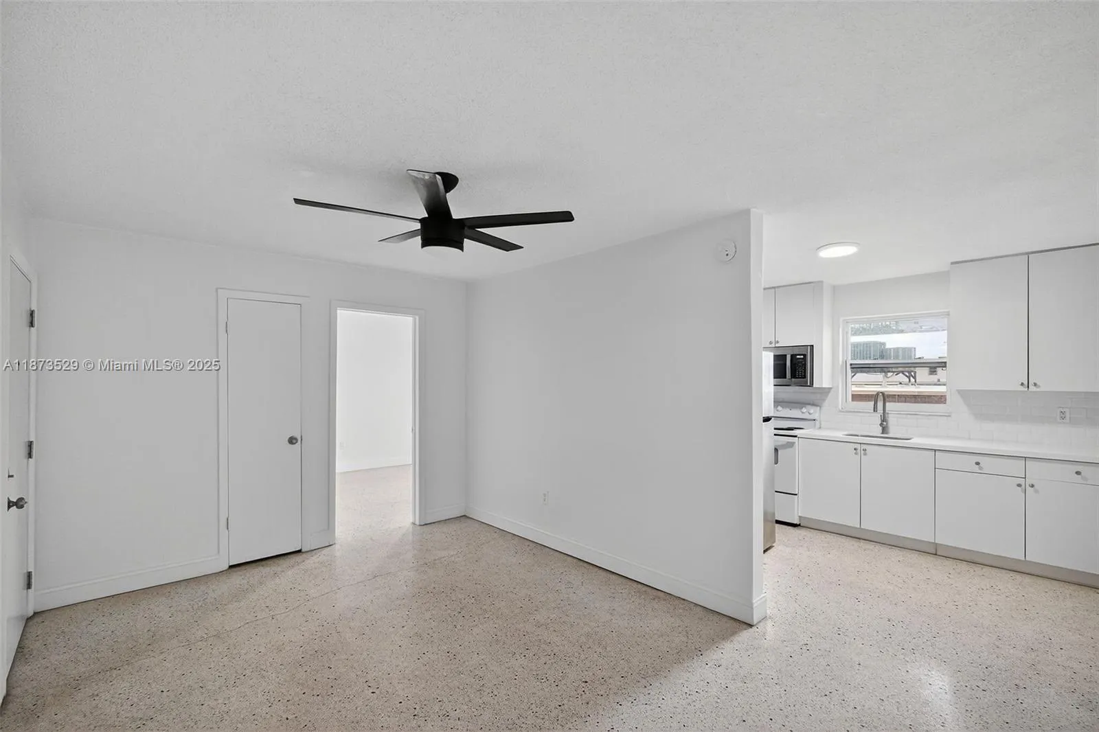 458 SW 9th St, #2