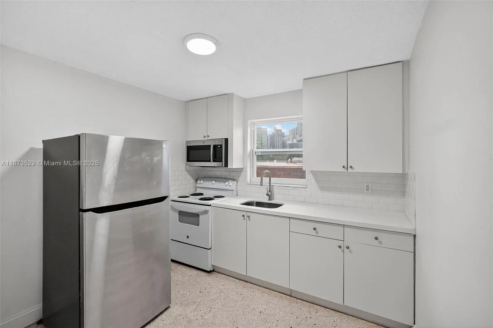 458 SW 9th St, #2