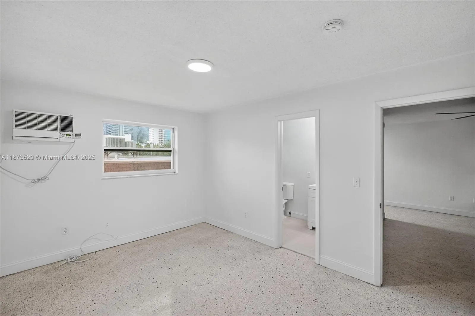 458 SW 9th St, #2