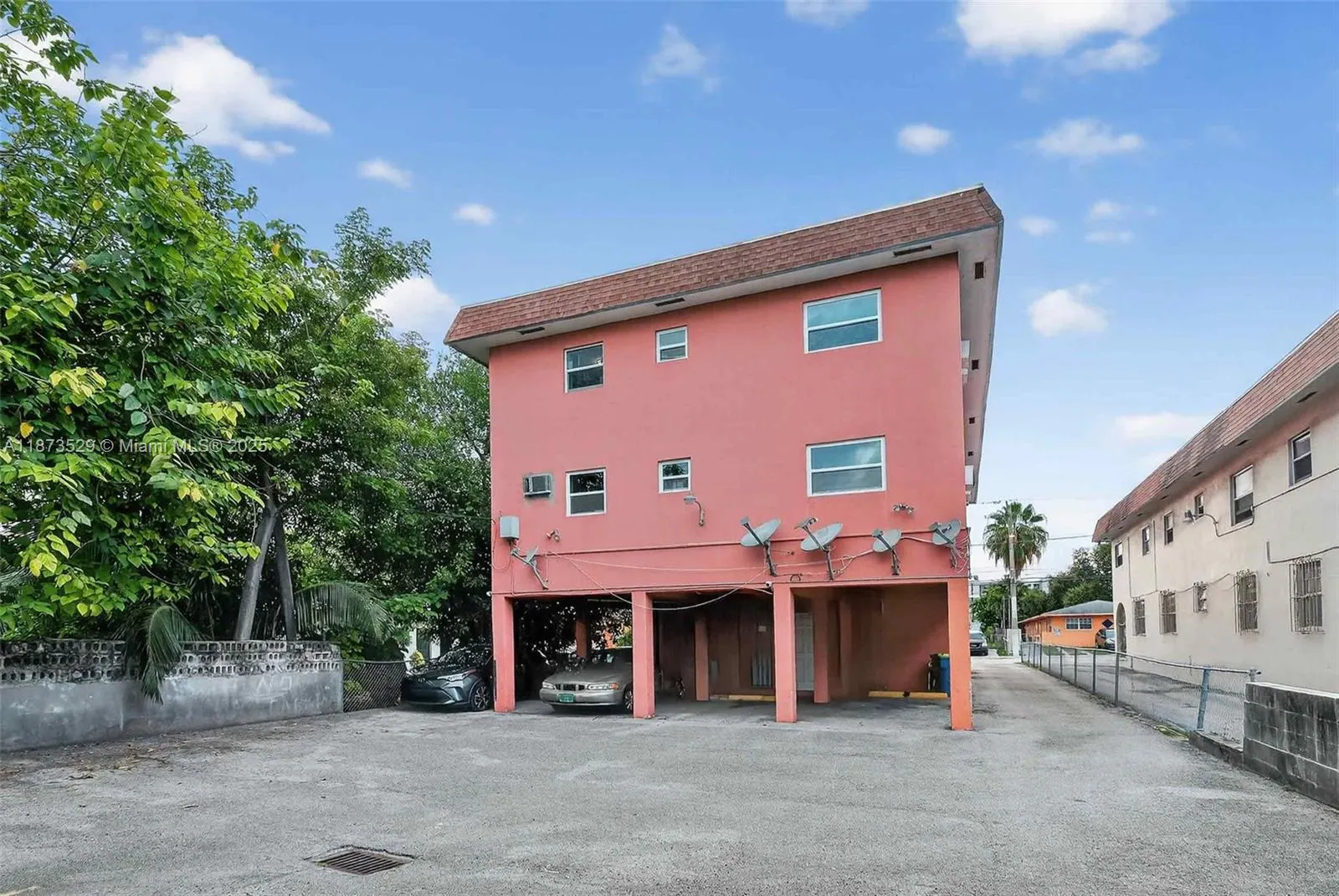 458 SW 9th St, #2