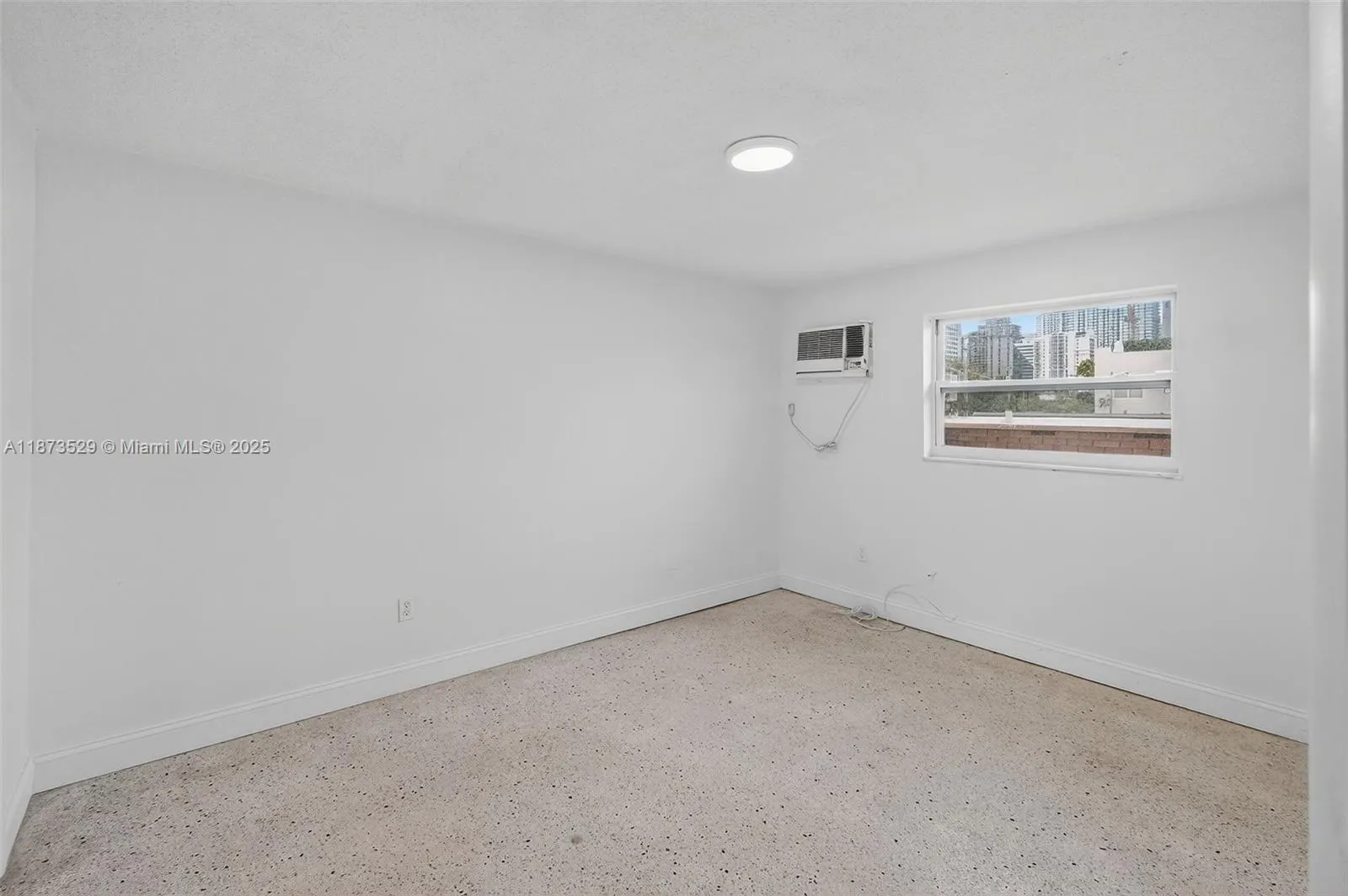 458 SW 9th St, #2
