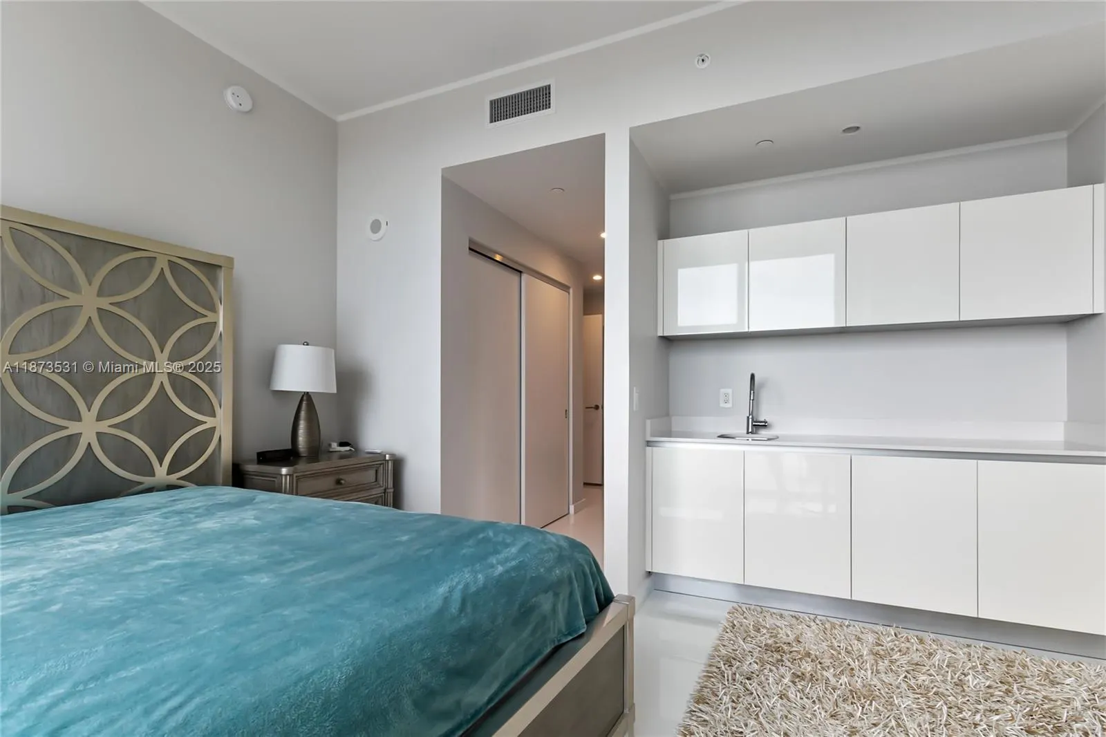 851 NE 1st Ave, #1611