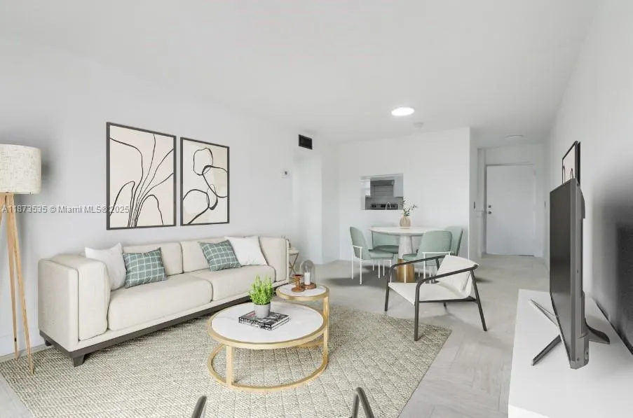 12215 W Dixie Hwy, #204