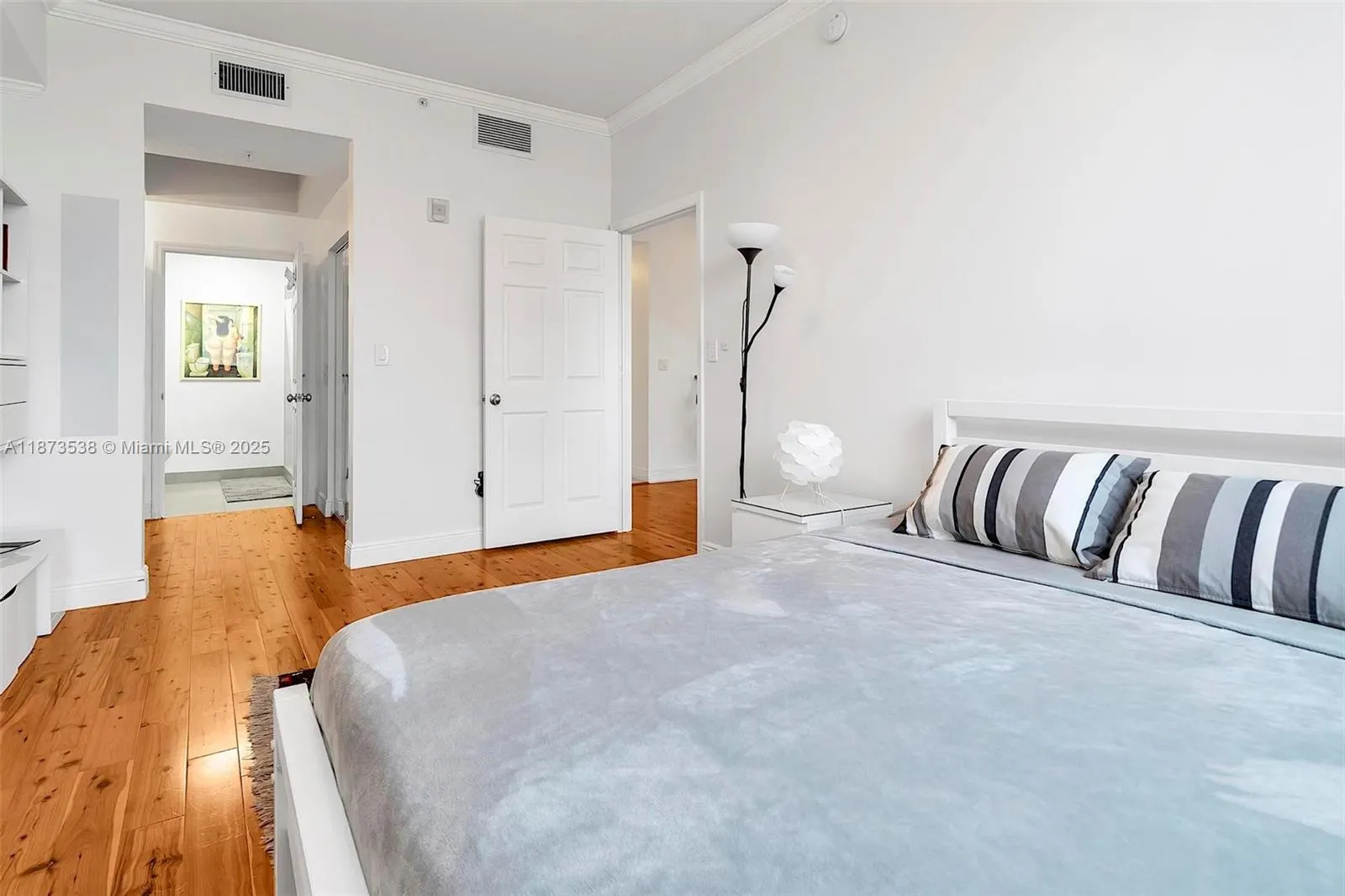 3590 Coral Way, #906